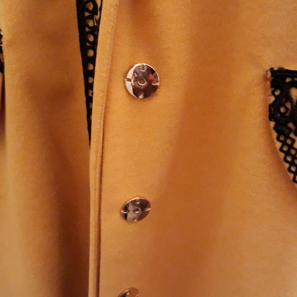 Ladies Coat - Picture 4 of 5